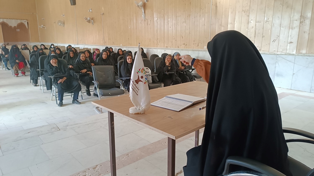 اخبار-برگزاری هفتمین جلسه آموزش خانواده با موضوع "آموزش راهکارهای تربیت فرزندان مستقل و مسئولیت‌پذیر" در نمایندگی زابل 