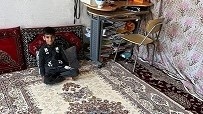 زابل-اهدای هفت تخته فرش به بورسیه‌های زابل با همیاری دل‌های مهربان شما