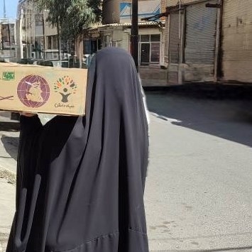 اخبار-حمایت معنوی و معیشتی بنیاد دانش از خانواده های دانش آموز بورسیه در روزهای پایان سال و روزهای پرالتهاب جنگ 